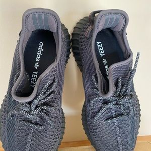 Yeezy 350 Original black US 5 fits women US 6